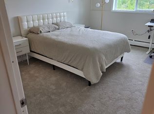 145 Essex Ave APT 405, Gloucester, MA 01930