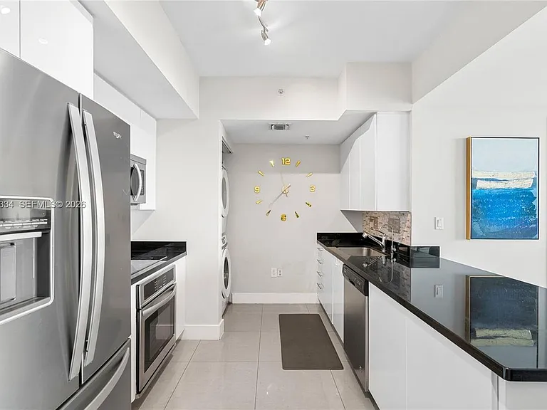 92 SW 3rd St #4702 — Photo 2