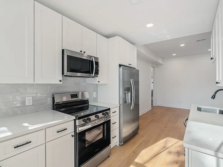 513 N Central St #1 — Photo 6