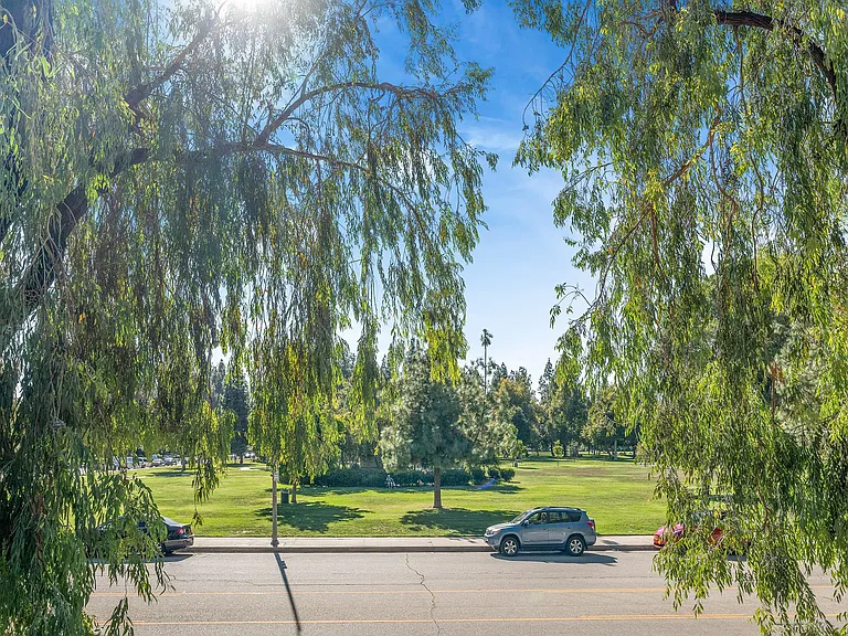 5800 Owensmouth Ave #7 — Photo 39
