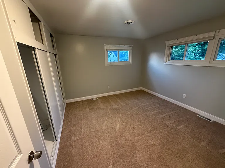 2400 Longview Ave — Photo 5