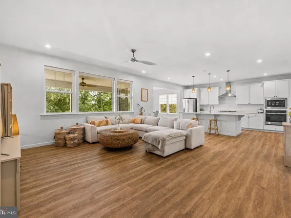 132 Triangle Ct, Winchester, VA 22602
