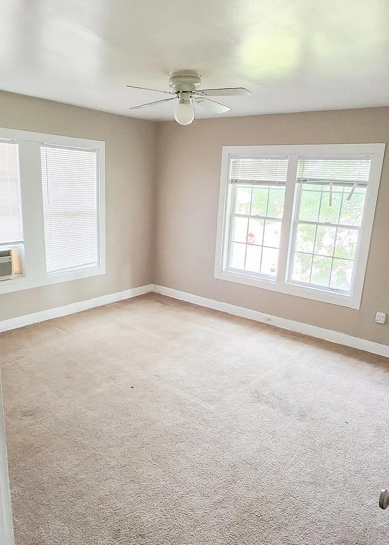 Building Photo - 601 College Dr #4