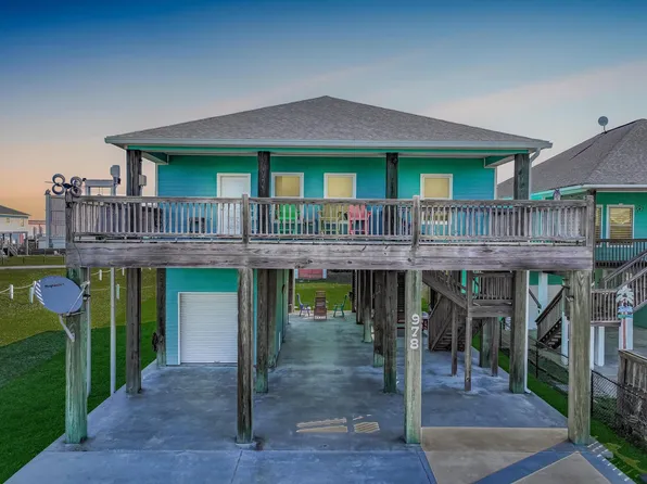 978 Seadrift Dr, Crystal Beach, TX 77650