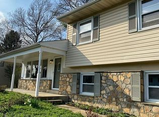 25 Wood Ln, Malvern, PA 19355