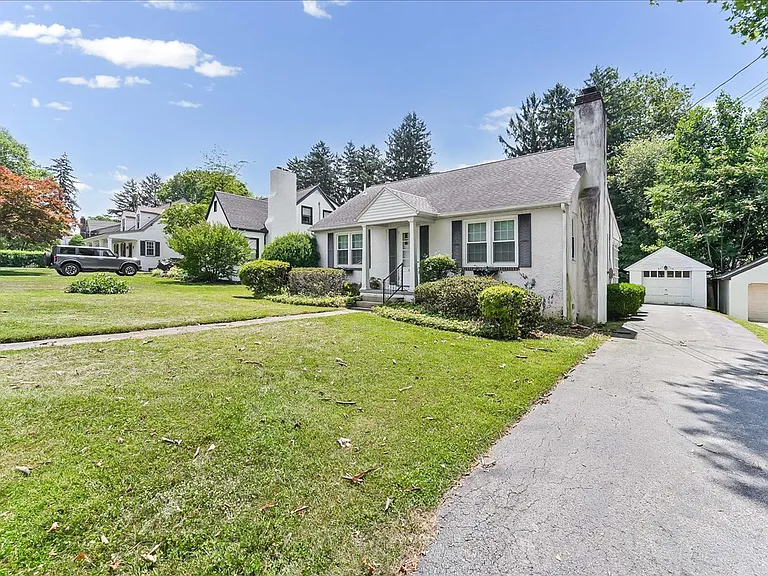 8 Stanton Ave — Photo 12