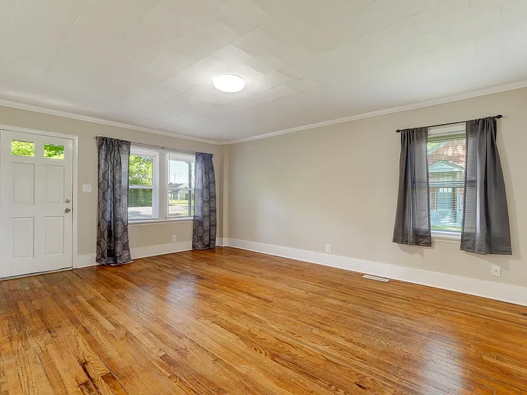 206 Merriman St — Photo 8