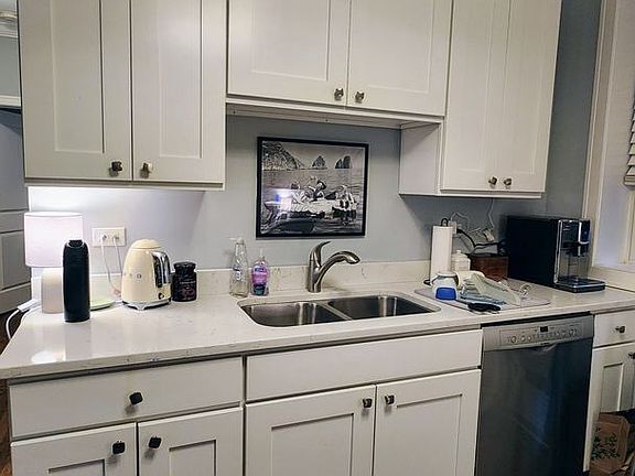 3rd image of 715 W Belmont Ave APT 3C