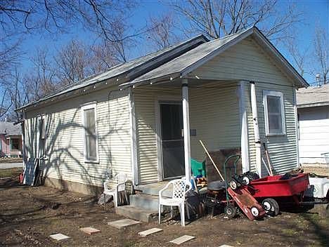 2nd image of 306 N River St