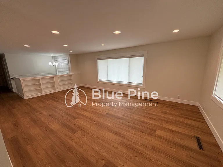 351 Yale Ave — Photo 4