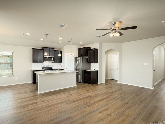 4th image of 2402 Corradino St