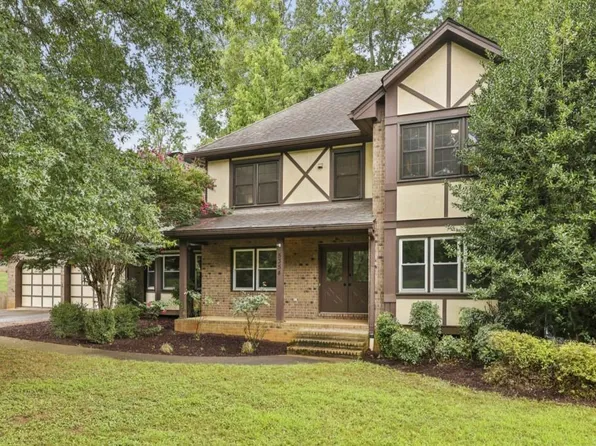 5354 Fox Hill Dr, Peachtree Corners, GA 30092