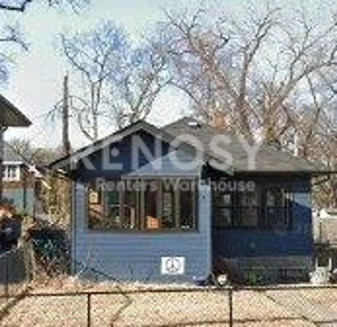 Available October 1st 1 Bedroom 1 Bath Single Family Home in St. Paul — Photo 1