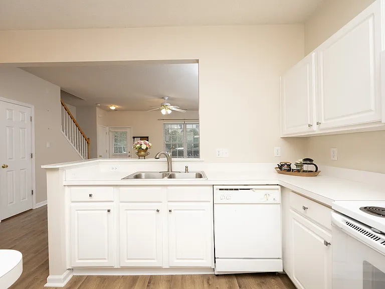 327 Orchard Park Dr — Photo 15