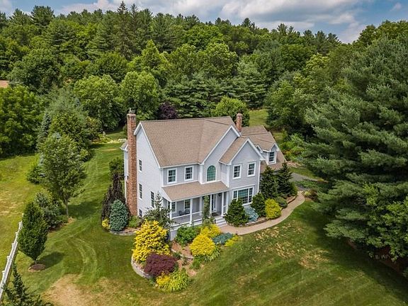 3rd image of 50 Farmbrook Dr
