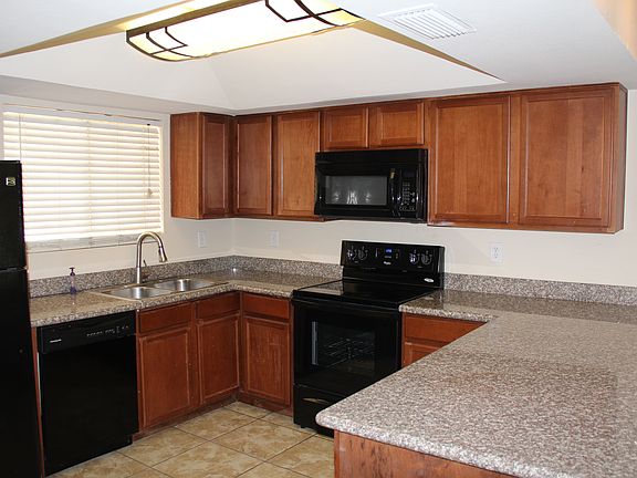 2nd image of 1546 E Flossmoor Cir