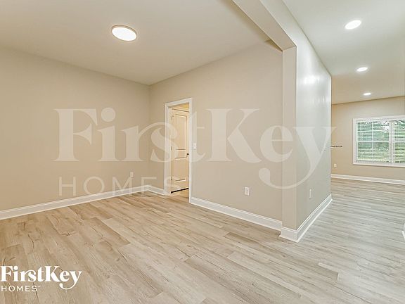 3rd image of 2121 Ledford Rd