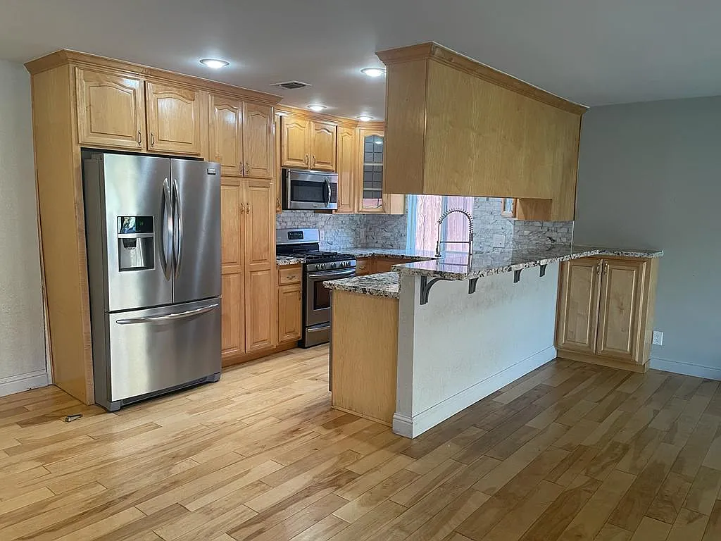 3 bed, 1334 sqft, $3,150 — Photo 4