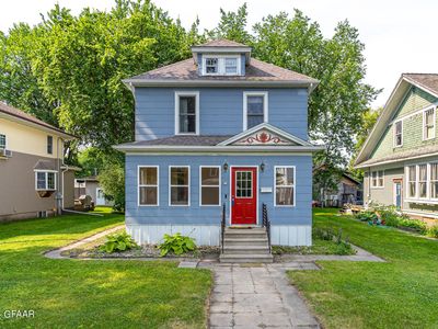725 N 6th St, Grand Forks, ND, 58203