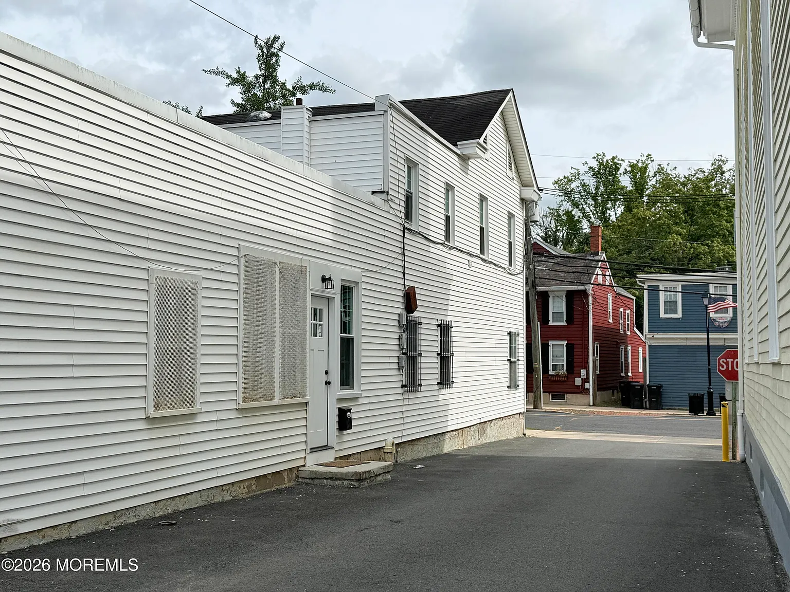 2 bed, 3664 sqft, $2,700 — Photo 4