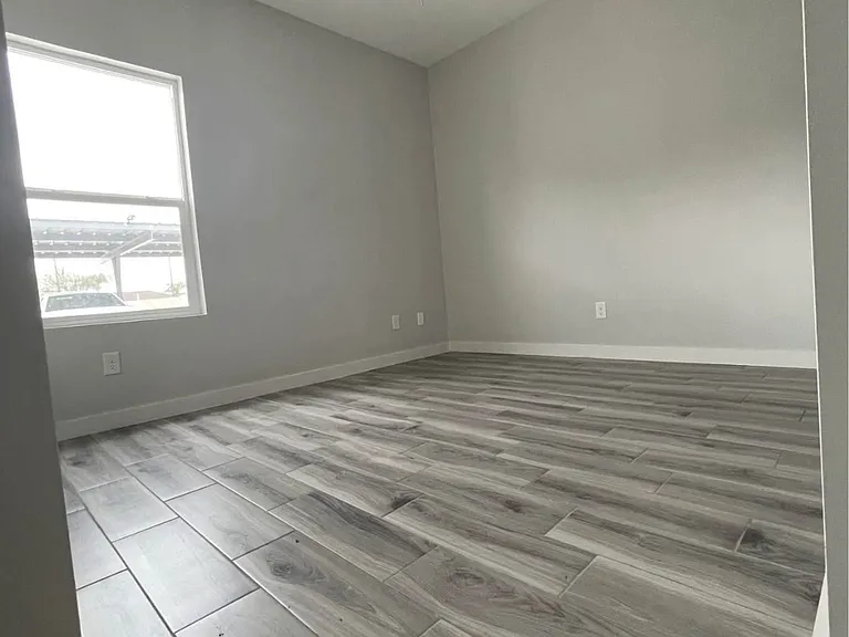 1811 W Ramirez St #4 — Photo 6