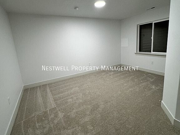 5th image of 654 N Boseman Way