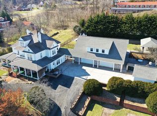 406 W Stuart Dr, Galax, VA 24333