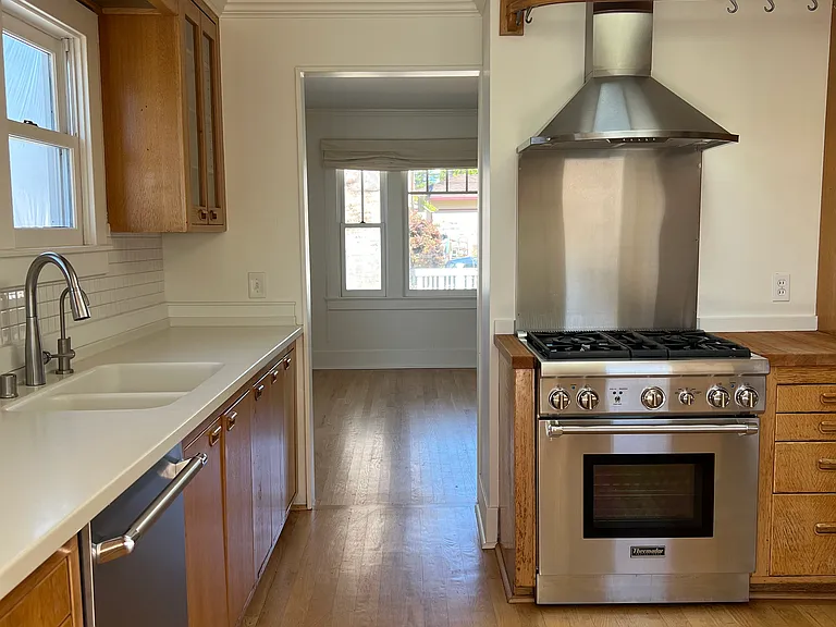 139 Naglee Ave — Photo 3
