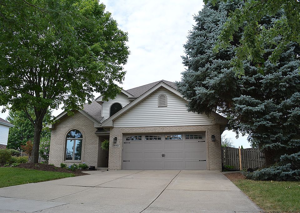 1st image of 2445 Cattlemen Dr