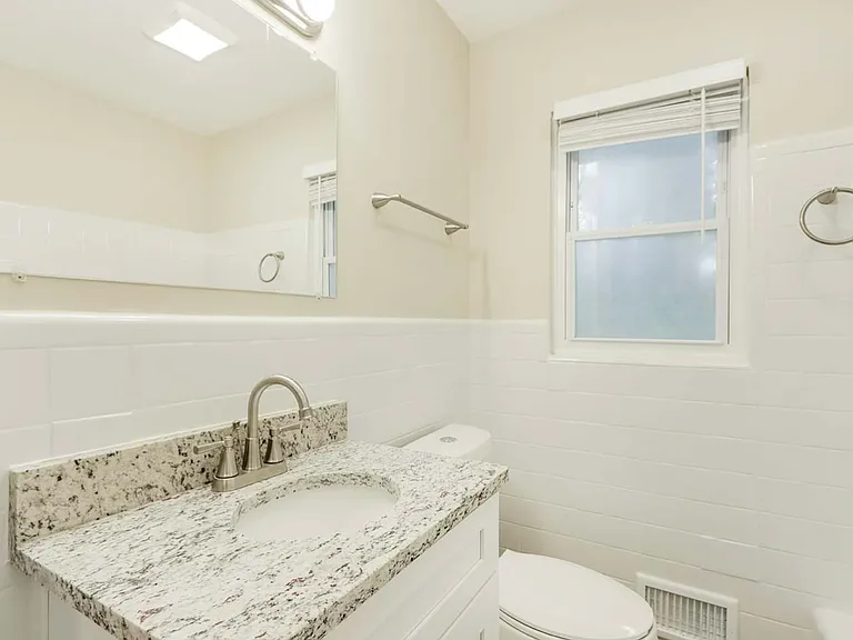 2237 Shamrock Dr — Photo 10