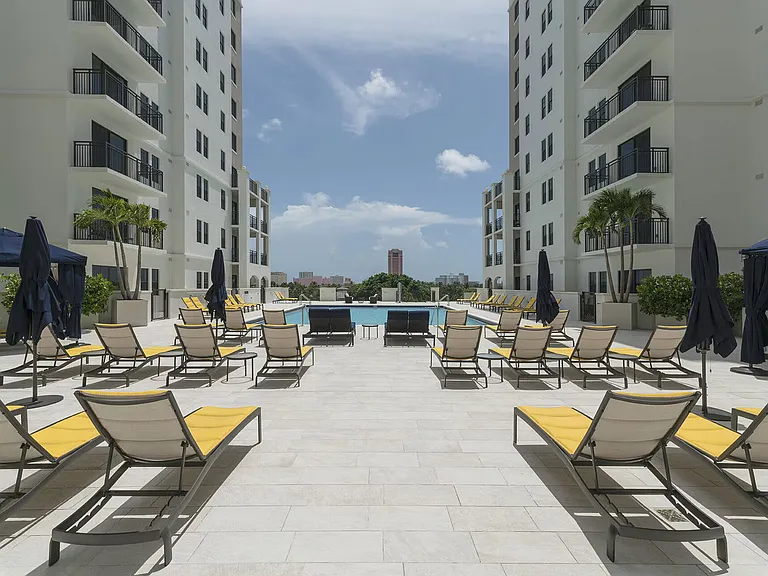 SE Mizner Blvd — Photo 12