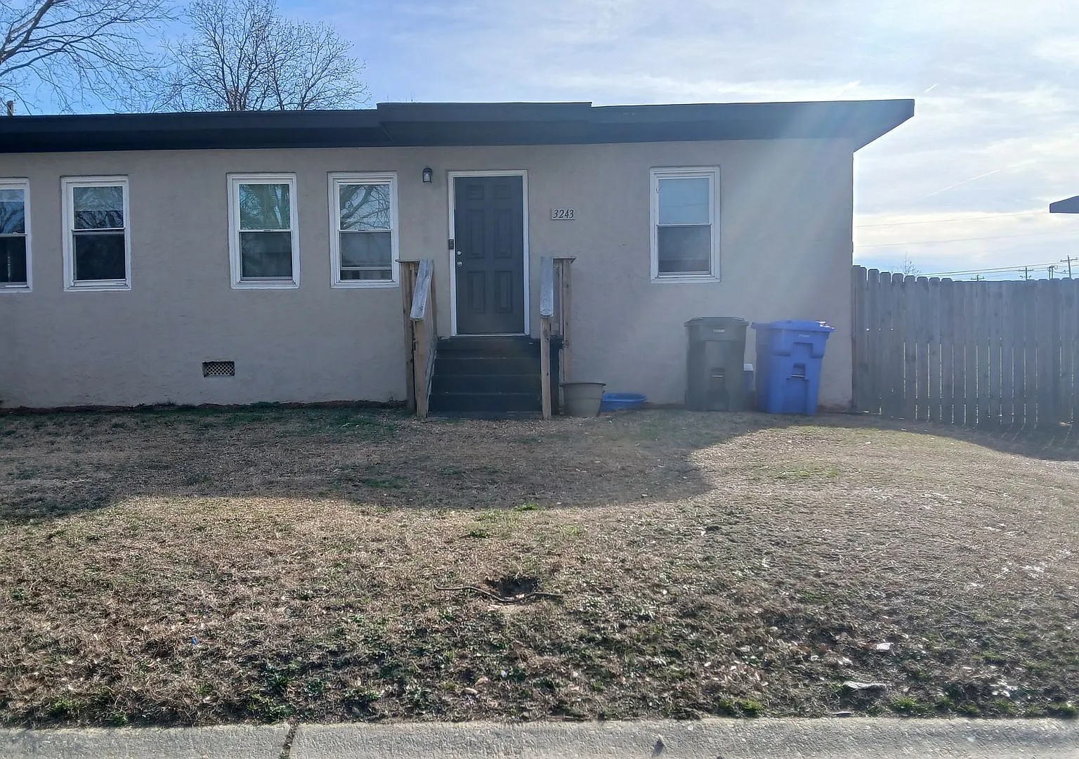 Updated duplex, available now! — Photo 1