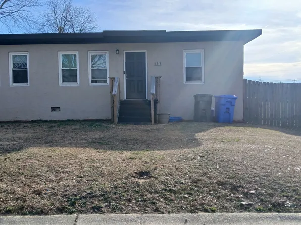 3247 Chandler St, Fayetteville, NC 28303