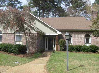 552 Cliffview Dr, Brandon, MS 39047