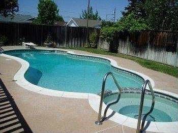 2nd image of 719 Alamo Dr