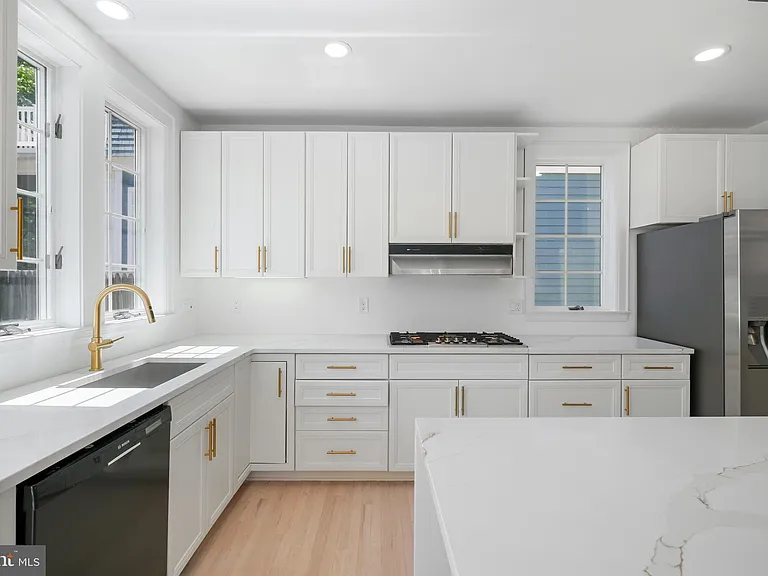 4400 Ridge St — Photo 8
