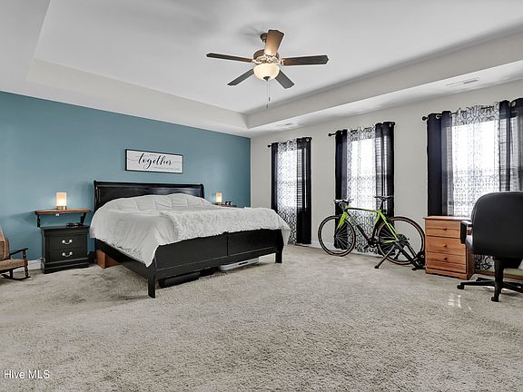4th image of 313 Mango Place N