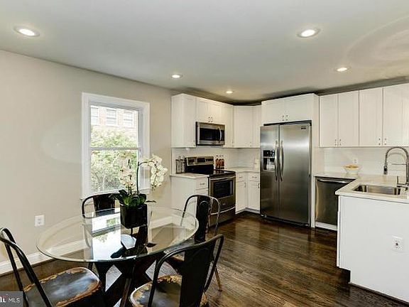 2nd image of 1217 Powhatan St