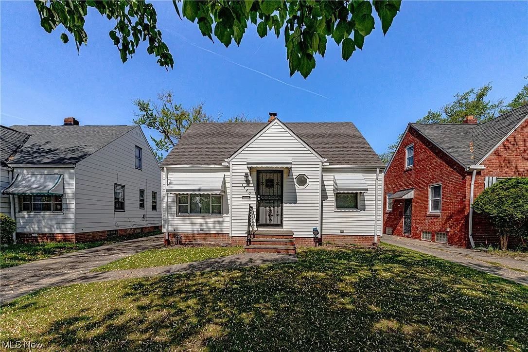4440 Lee Heights Blvd photo 1