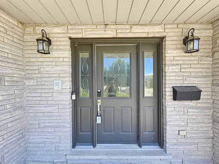 49 Decew Woods Ct #1 — Photo 2