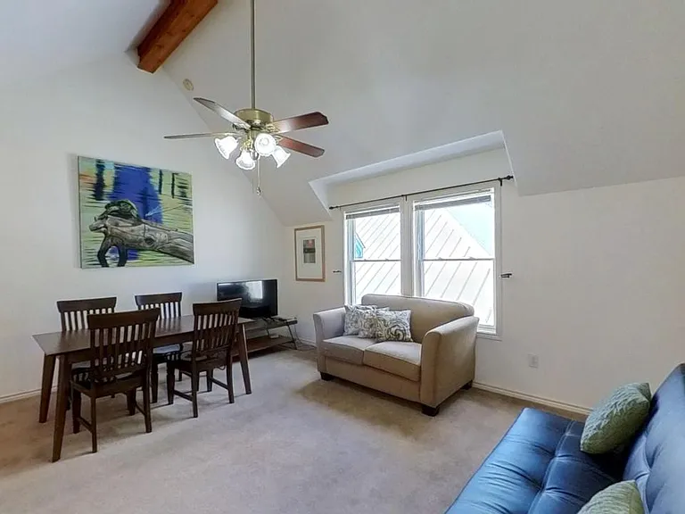 433 W San Antonio St #F — Photo 15