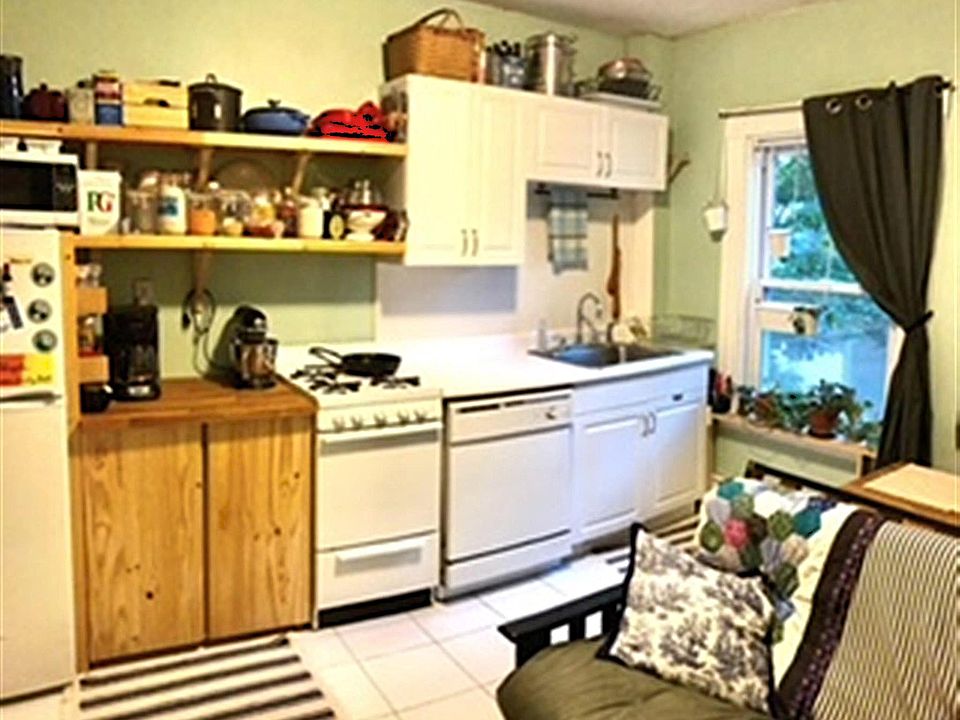 1st image of 33 Chester St APT 2R