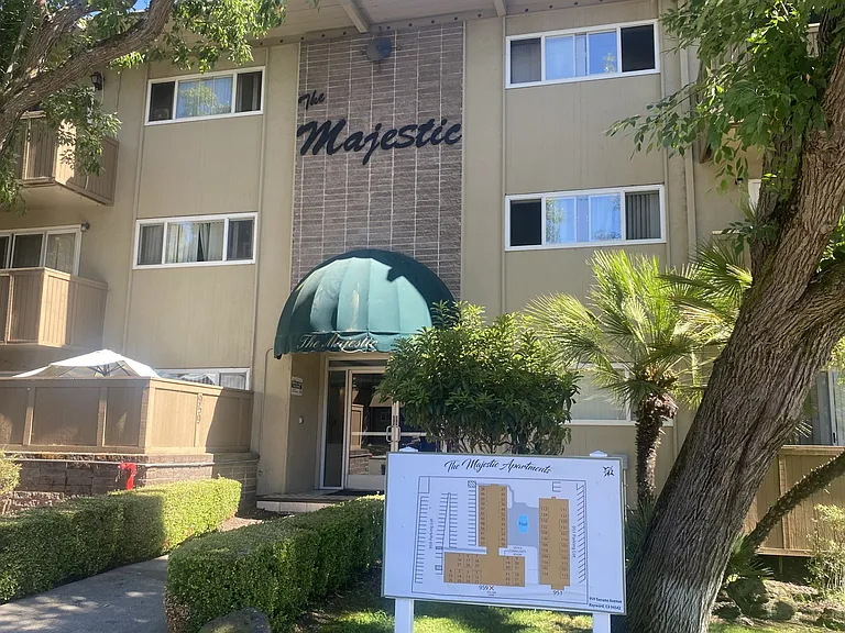959 Torrano Ave — Photo 3