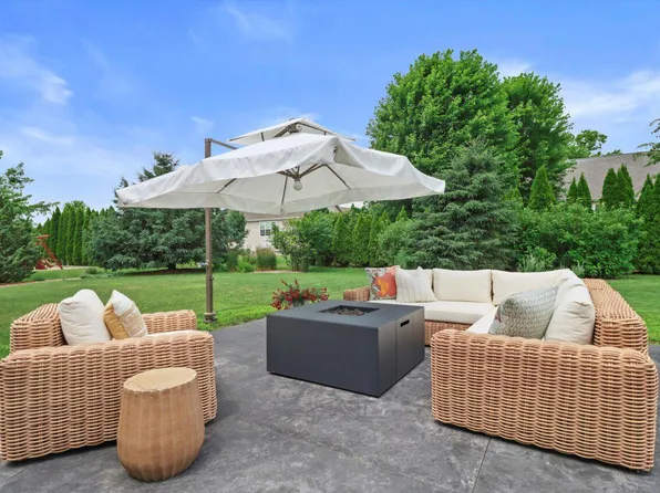 542 South Buth ROAD, Dousman, WI 53118