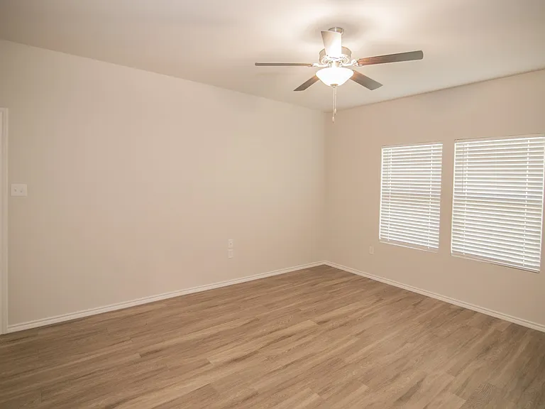 100 Mia Ln — Photo 5