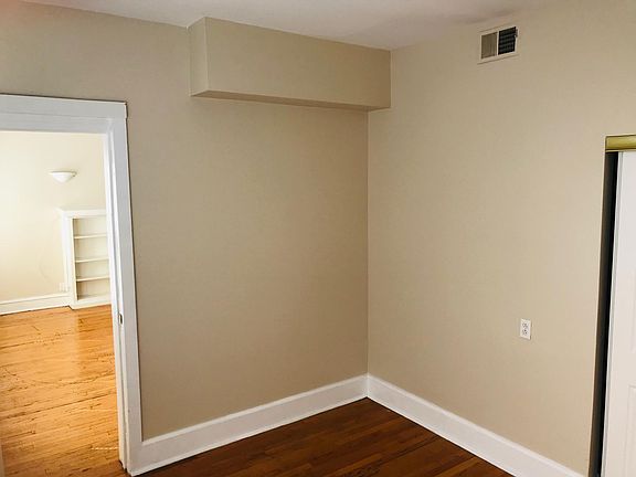 3rd image of 854 W Agatite Ave