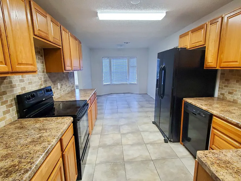 6216 Rutgers St — Photo 3