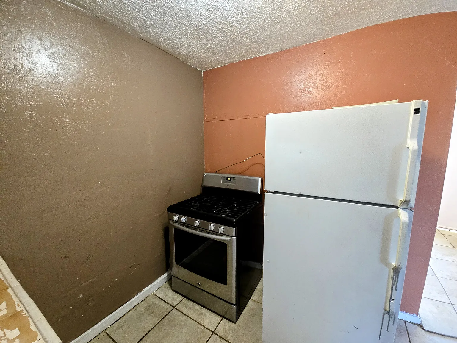 4 bed, 1100 sqft, $1,350 — Photo 4