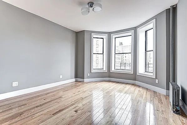 1st image of 160 Sherman Ave APT 52