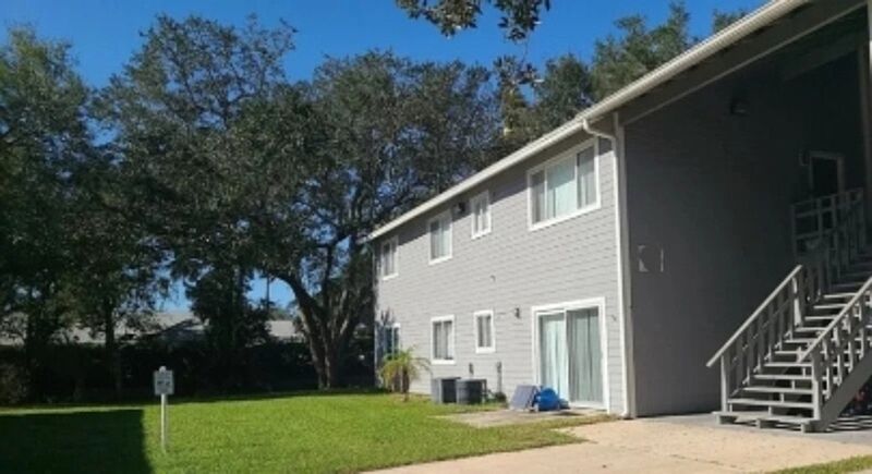 1st image of 101 E Rhodes Dr #1